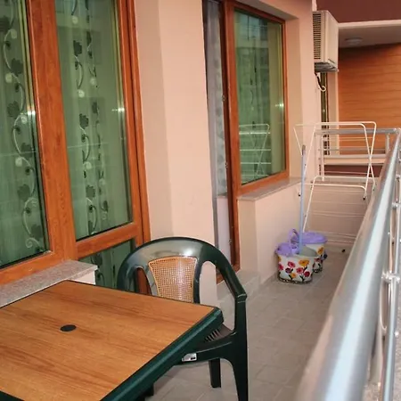 Apartament Paradise Day Pomorie